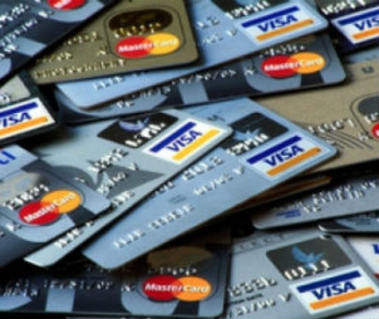Министерство финансов решило смягчить требования к Визе и MasterCard