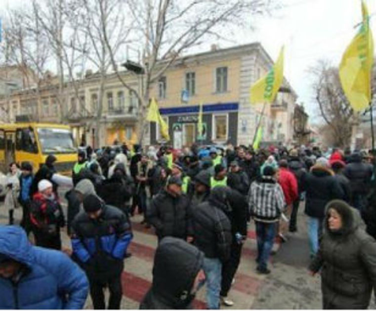 В Одесских гражданах окружил здание ополчения требованием, чтобы наказать виновные